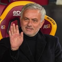 José Mourinho waves at stadium