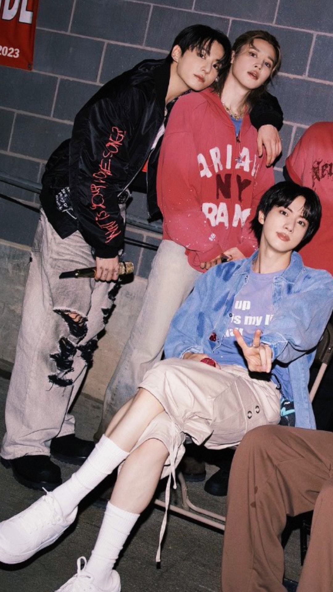 Jungkook cute backstage photos (photo 2 of 3)