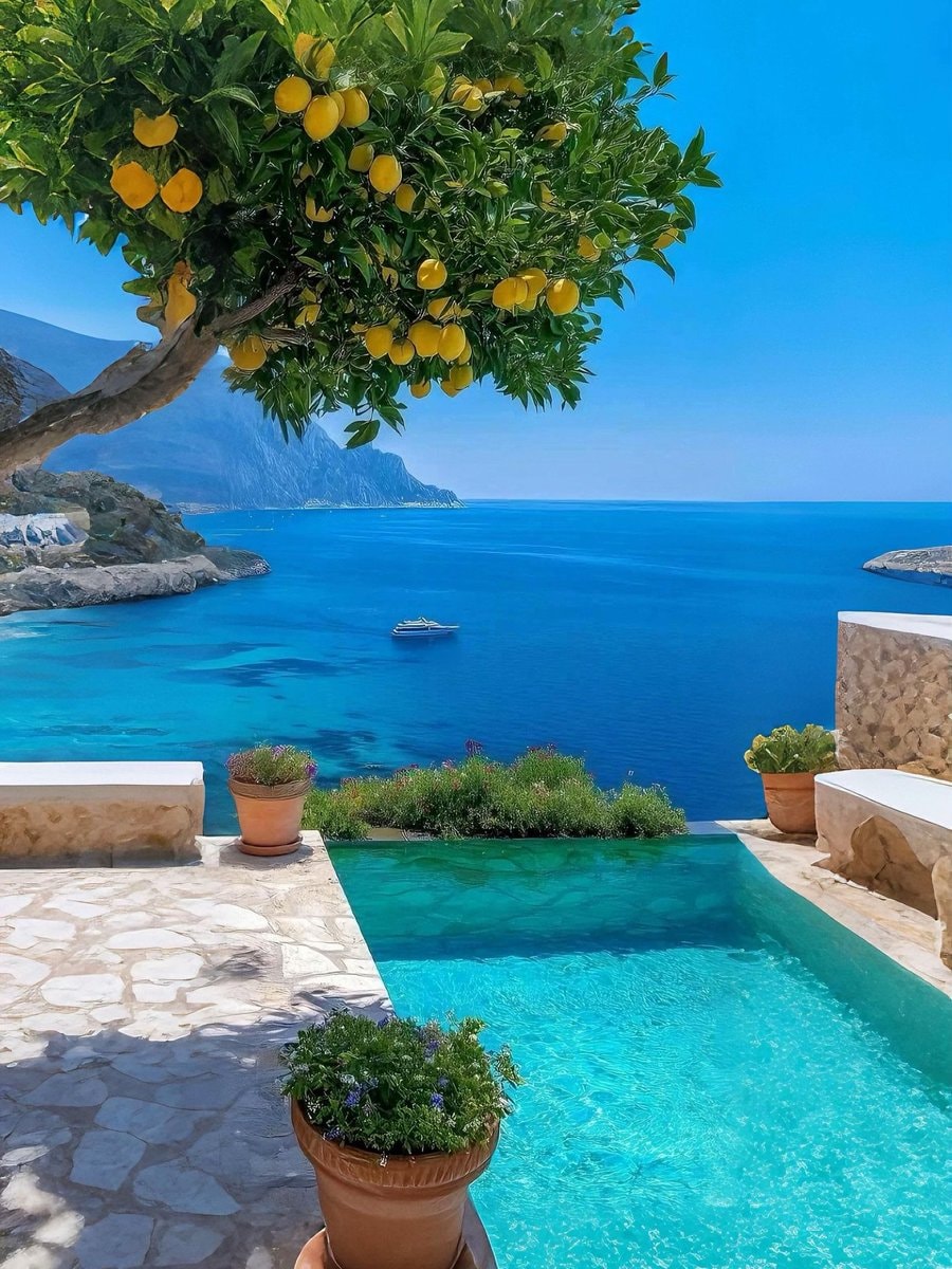 Capri, Italy (photo 3 of 4)