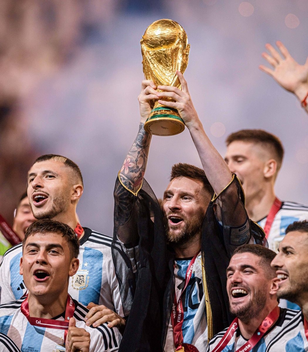 Lionel Messi retirement announcement (photo 1 of 2)