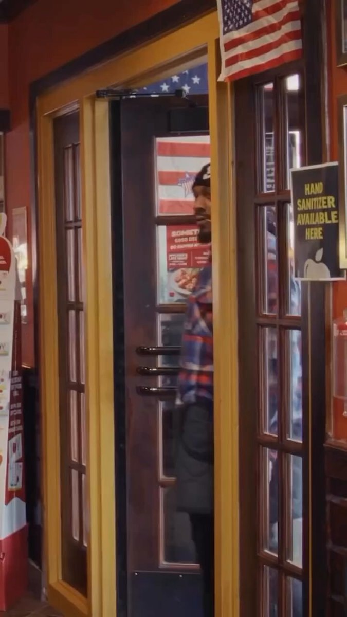 Marshawn Lynch Applebee's return