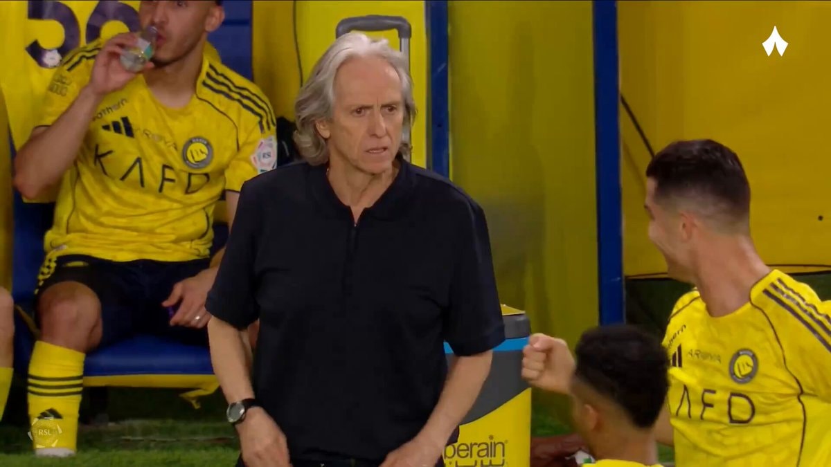 Jorge Jesus asks CR7 permission