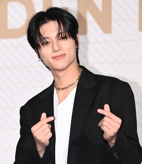 ATEEZ San Wooyoung dating statement (photo 2 of 2)