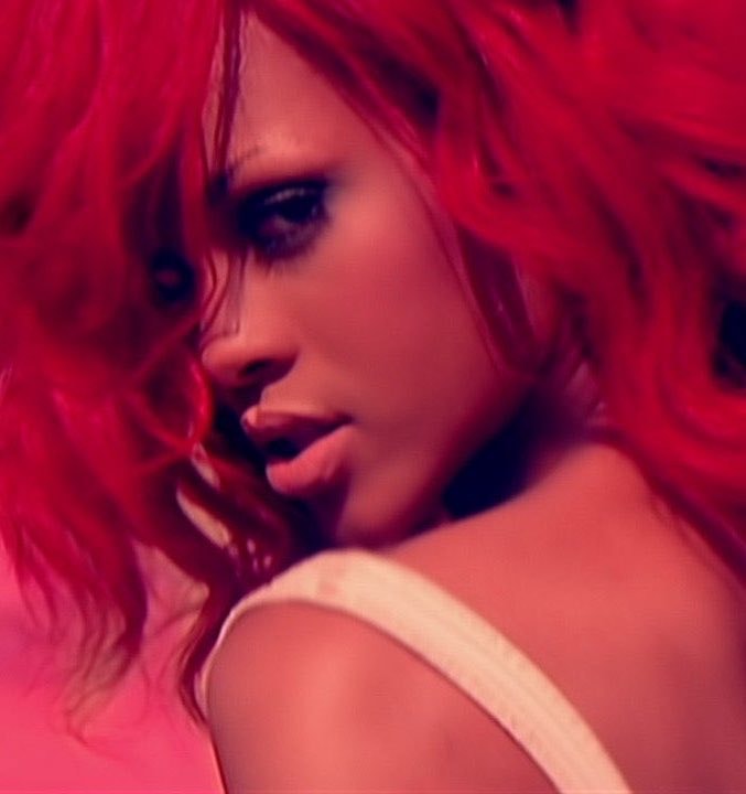 Rihanna Only Girl In The World (photo 2 of 2)