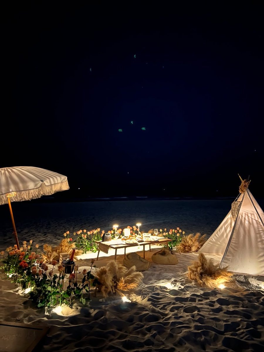 Beach date moonlight dinner ✨ (photo 2 of 2)