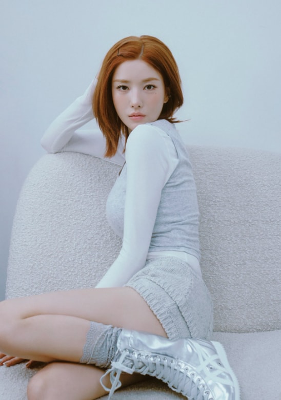 Kwon Eunbi on IZ*ONE reunion (photo 1 of 2)