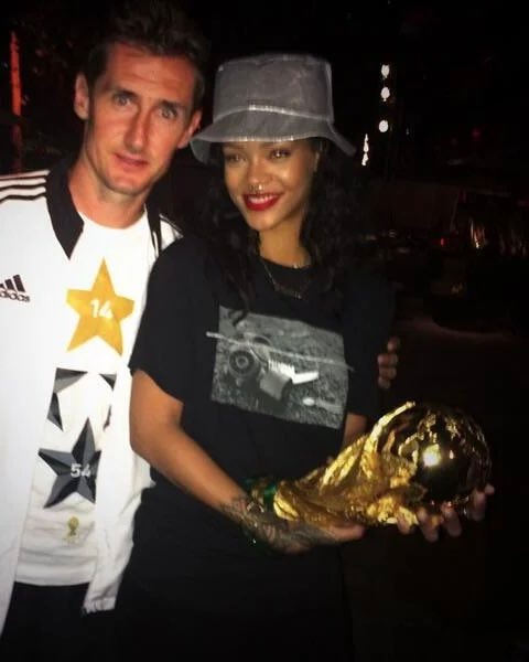 Rihanna World Cup trophy 2014 (photo 2 of 3)