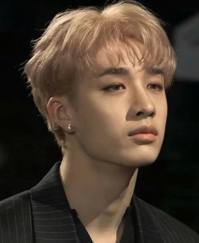 Bang Chan Stray Kids blonde hair 2019 (photo 2 of 2)