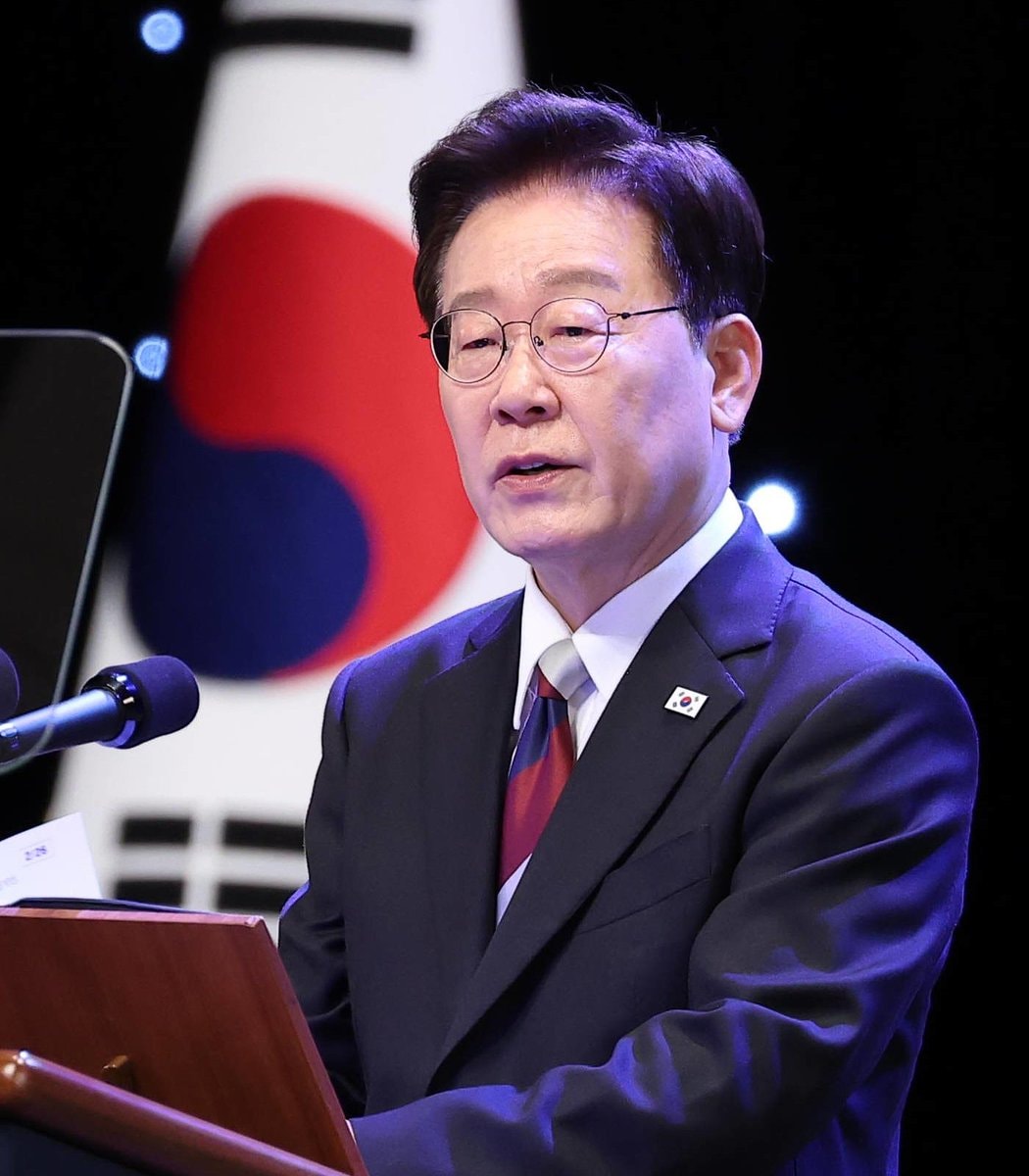 South Korea Prime Minister Lee Jae-myung approval rating