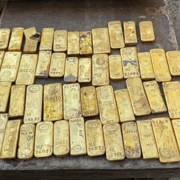 Belgium construction workers find gold (photo 1 of 2)
