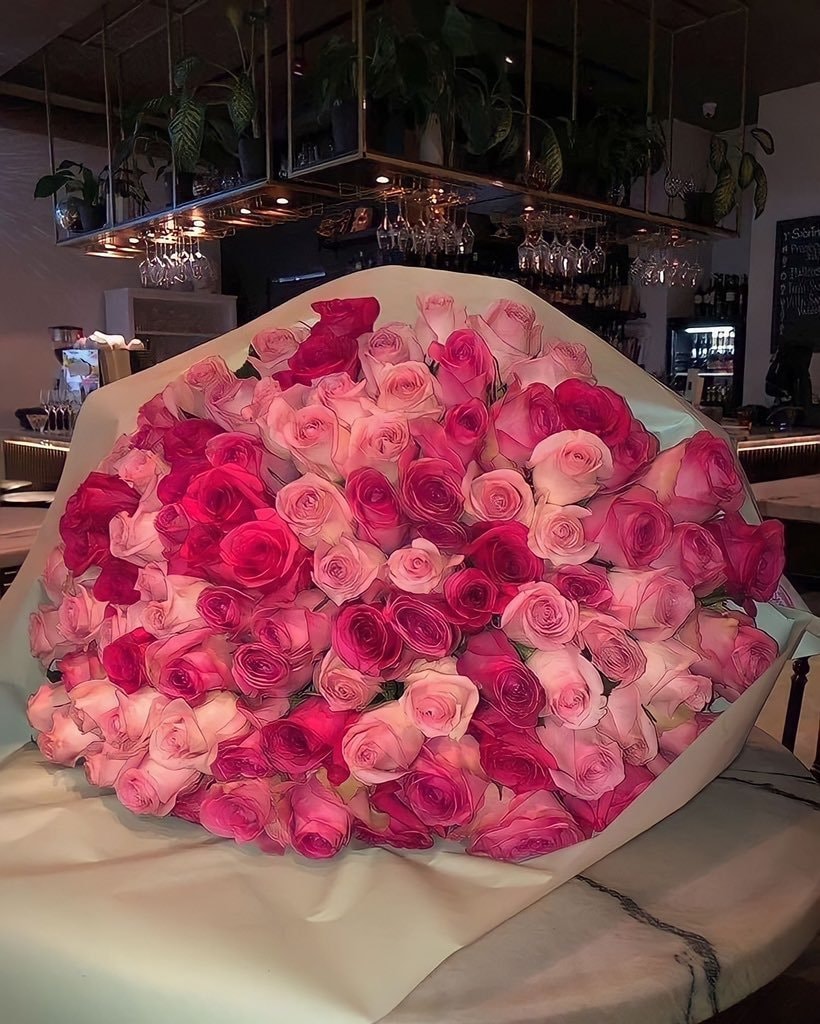 pink roses in a car (photo 2 of 4)