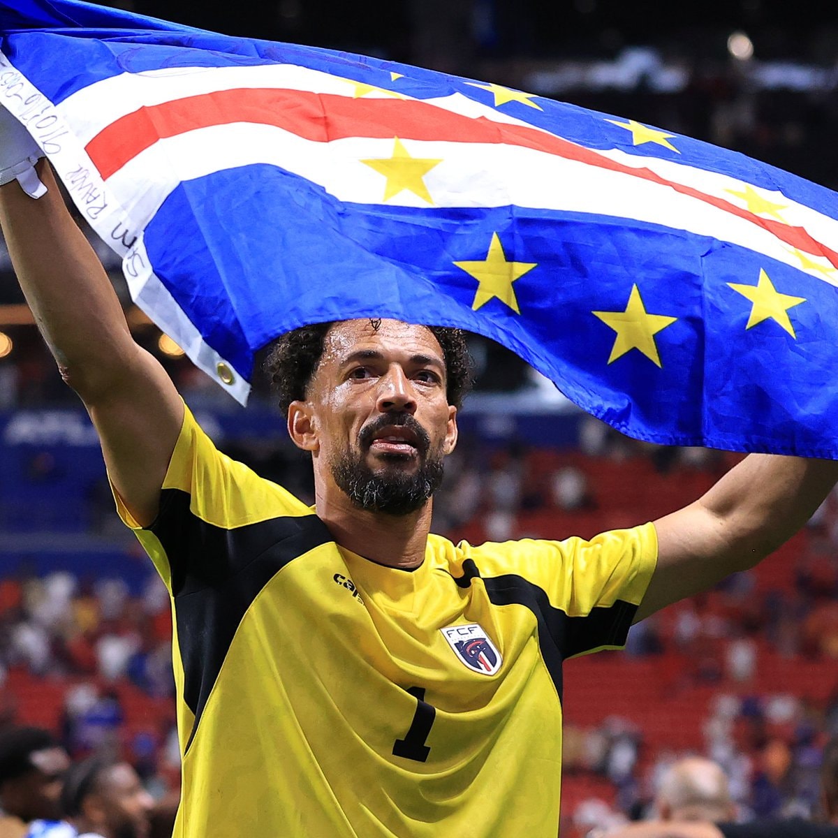 Vozinha most followed goalkeeper (photo 1 of 2)