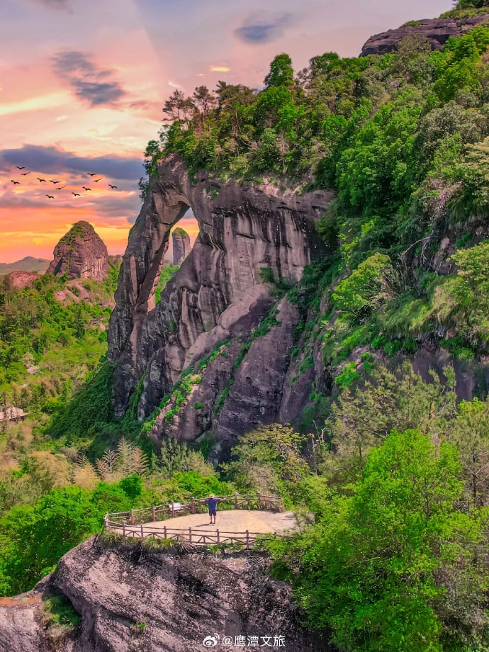 Yingtan misty mountains and ancient towns (photo 4 of 4) Yingtan misty mountains and ancient towns (photo 4 of 4)