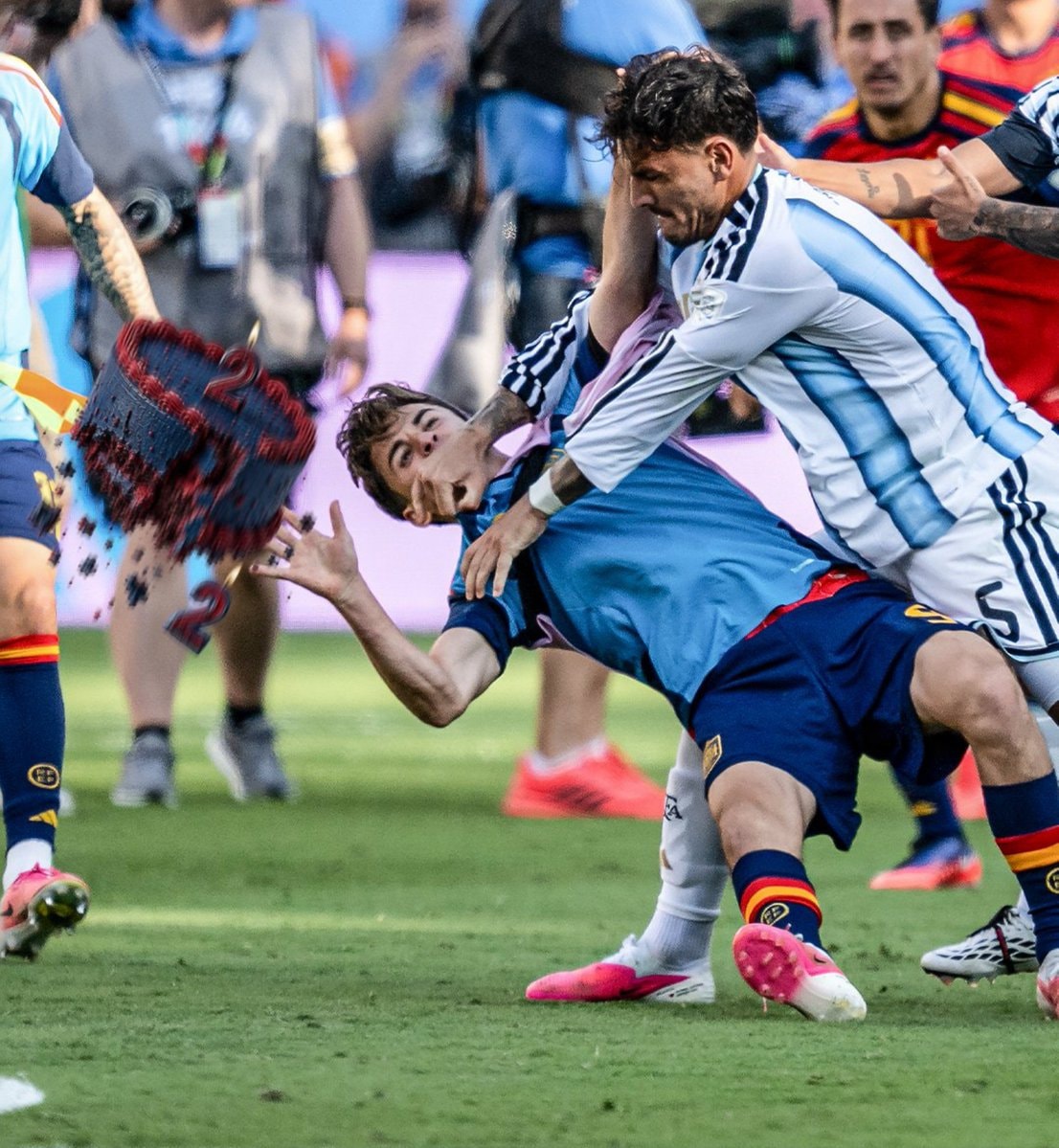 Soccer player confrontation (photo 2 of 2)