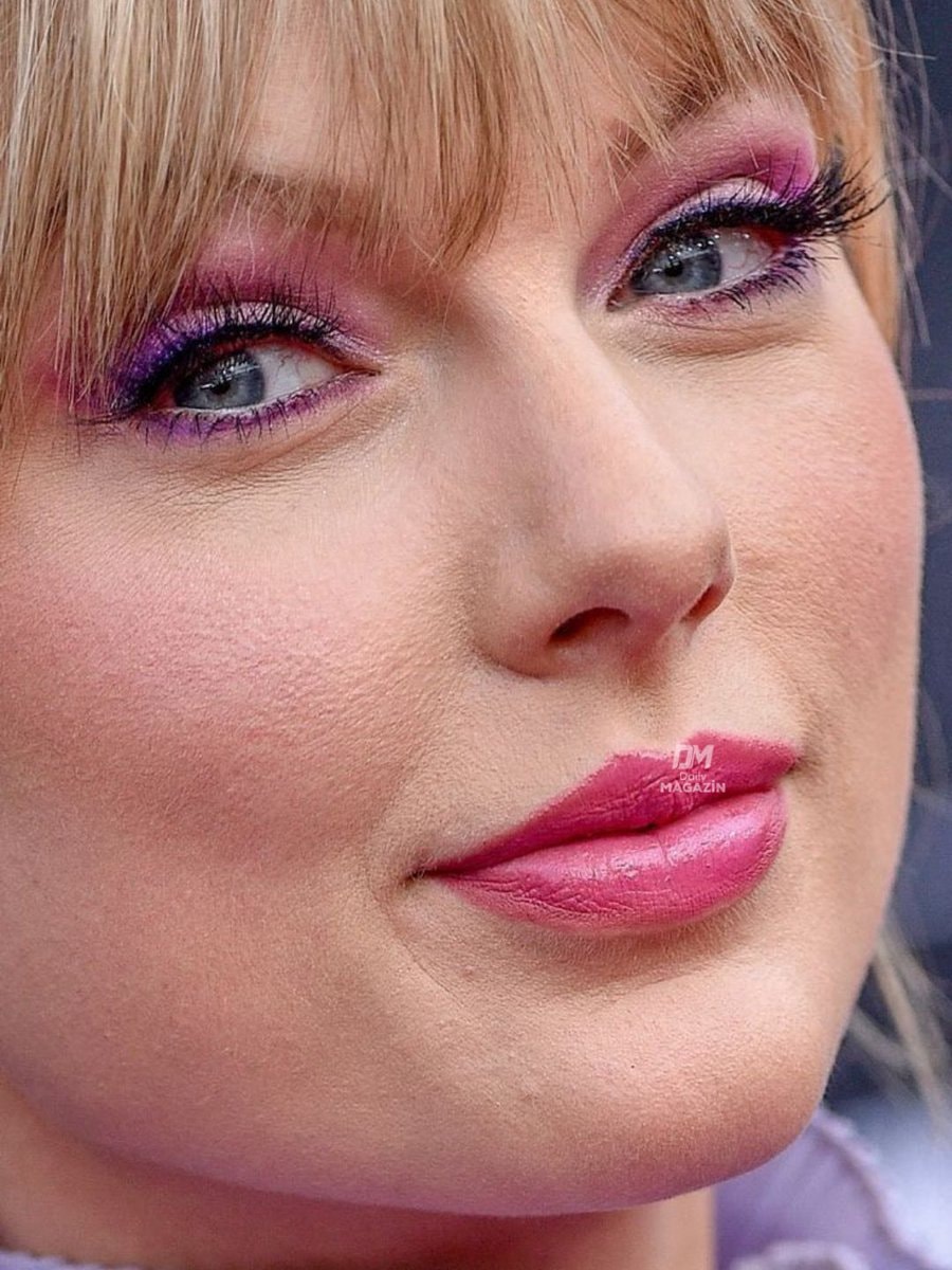 Taylor Swift EM MAGAZIN close-up (photo 2 of 2)