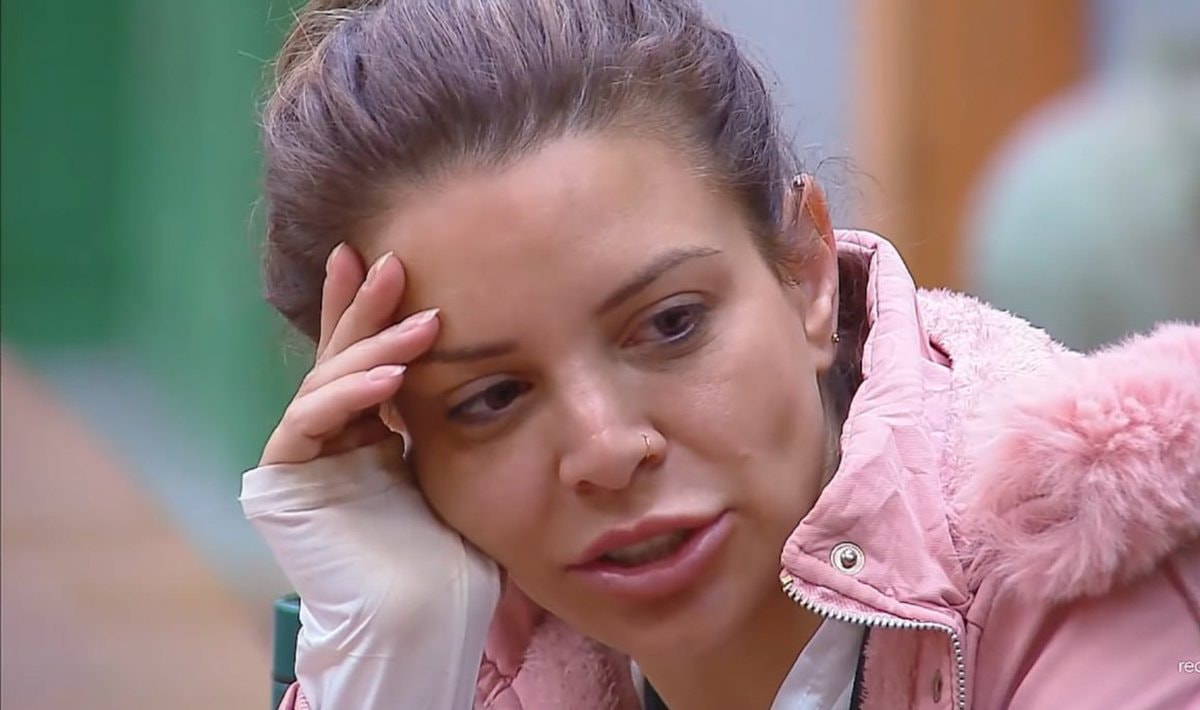 Renata confesses crush on Lucas Bissoli Renata confesses crush on Lucas Bissoli