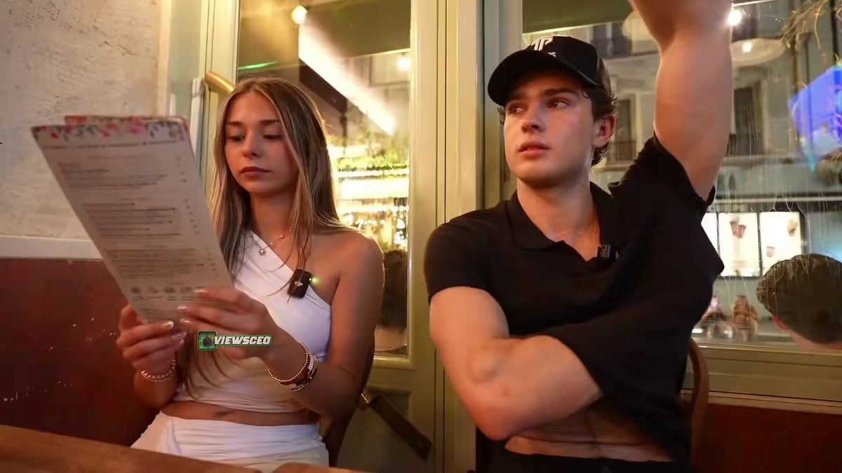 Sophie Rain Clavicular awkward moment