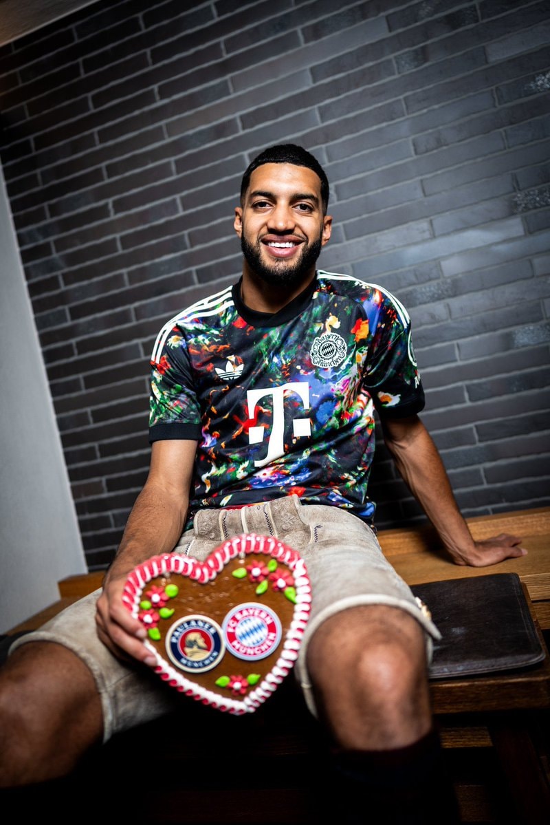 Bayern Munich Oktoberfest jersey (photo 2 of 2)