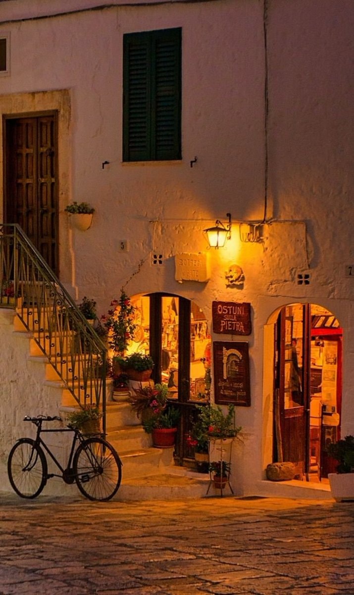 Night in Italy coastal town (photo 4 of 4) Night in Italy coastal town (photo 4 of 4)