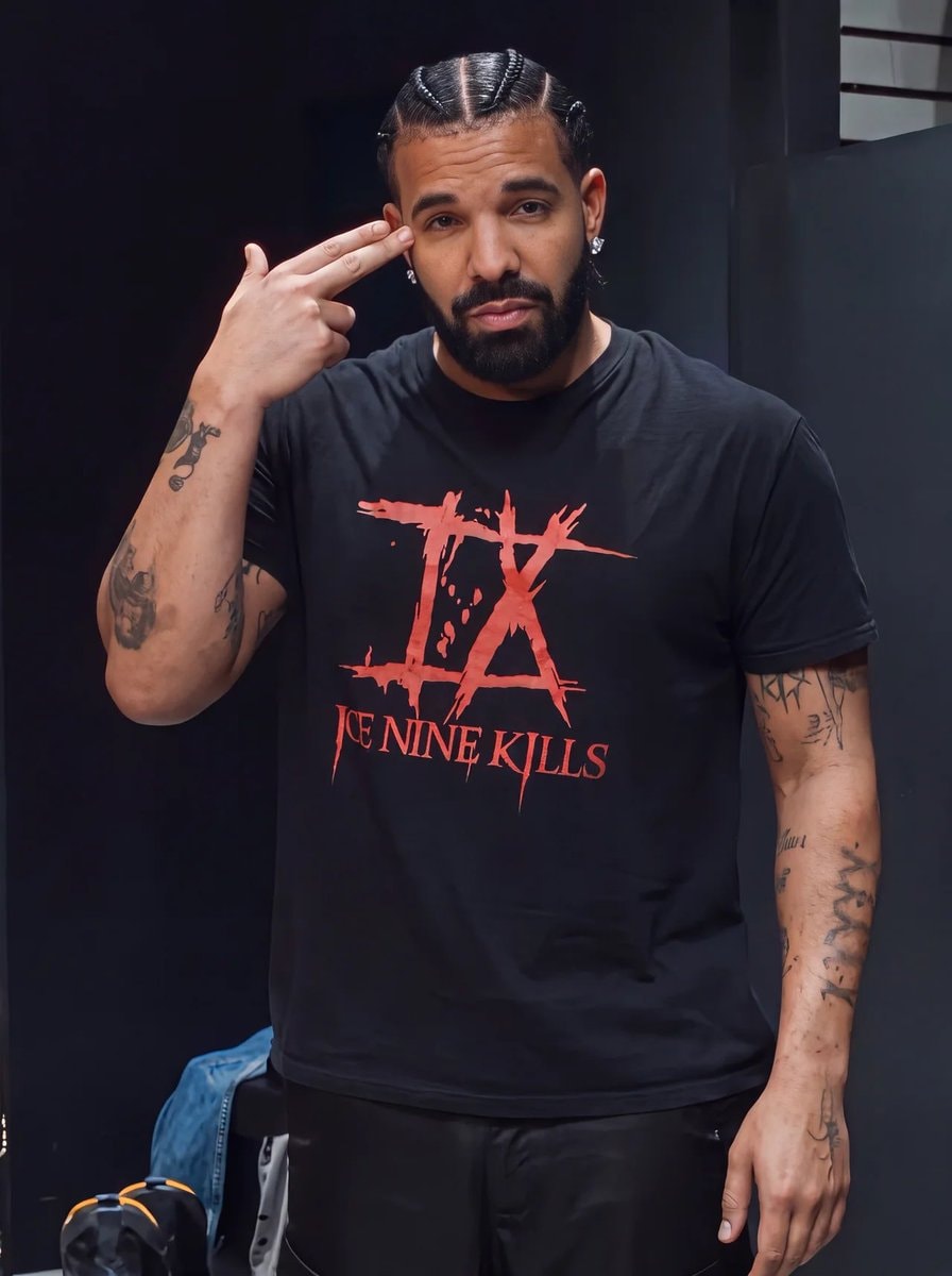 Drake Hot Topic fits (photo 3 of 4)