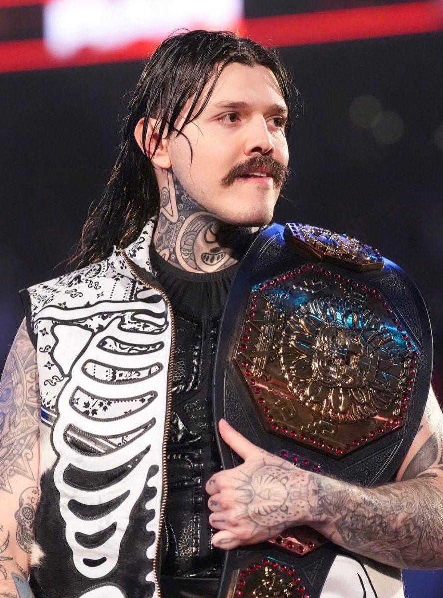 Dominik Mysterio championship belt moment Dominik Mysterio championship belt moment