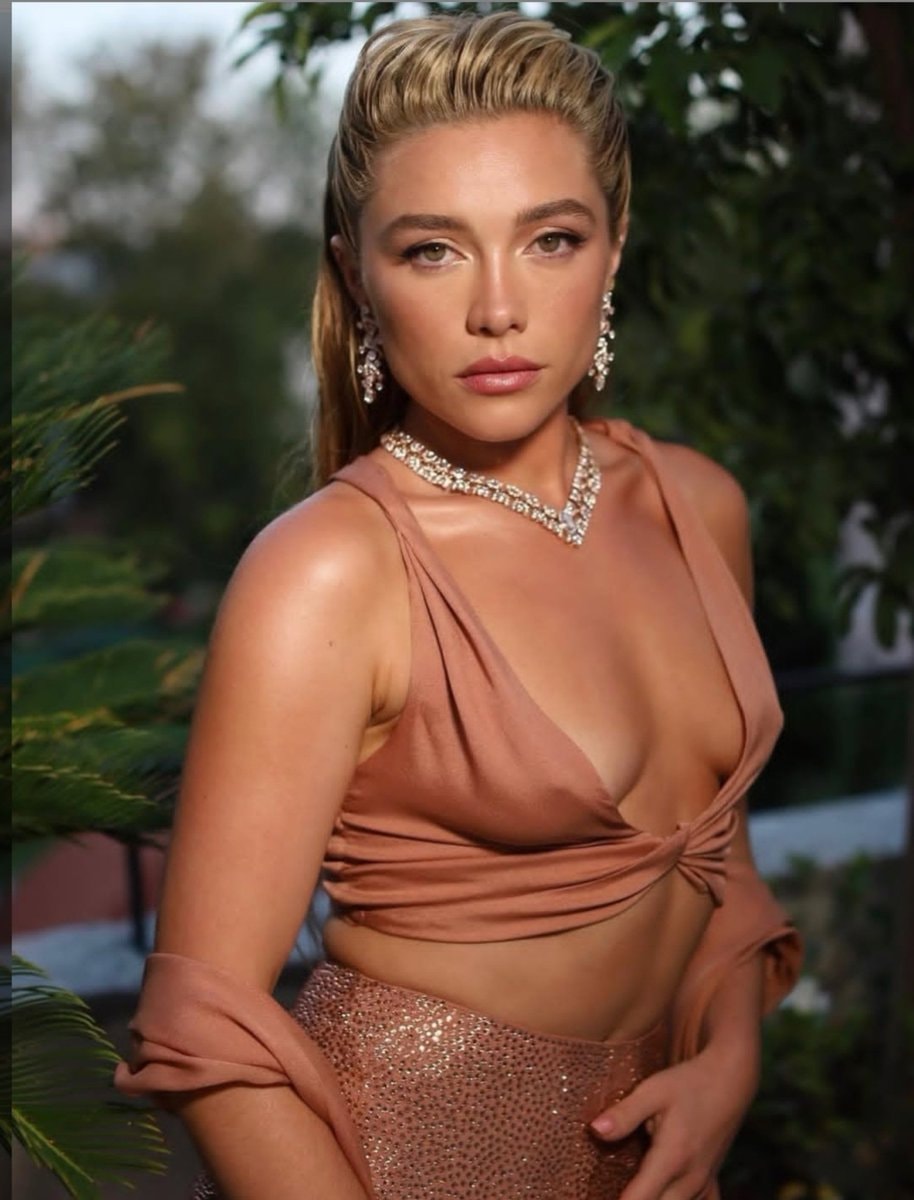 Florence Pugh Max Mara Le Parfum