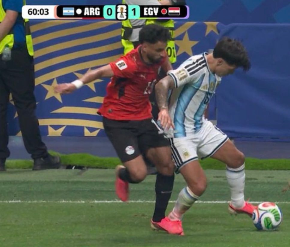 Messi foul VAR controversy (photo 1 of 2)