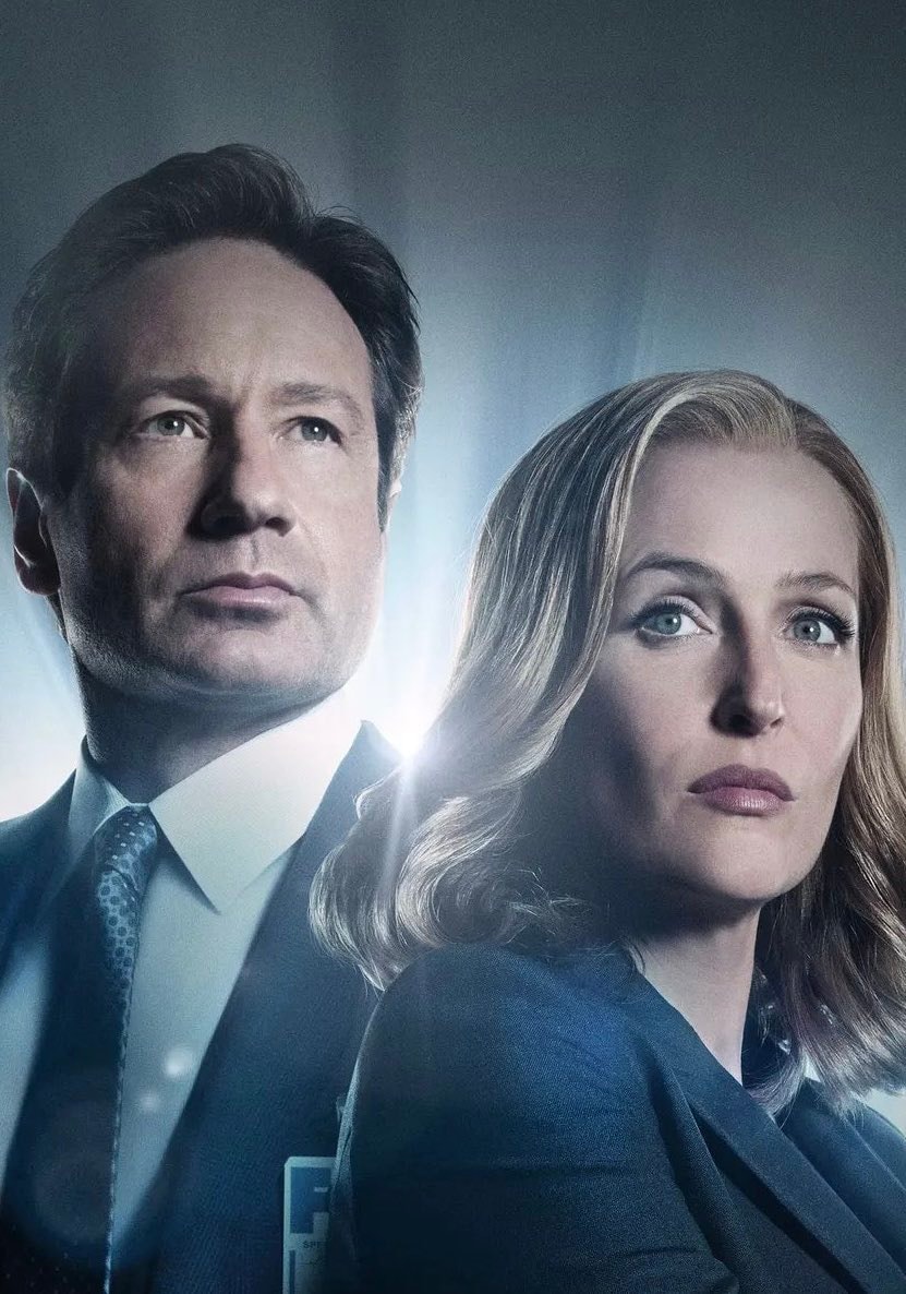 Gillian Anderson Ryan Coogler X-FILES pilot (photo 2 of 2)