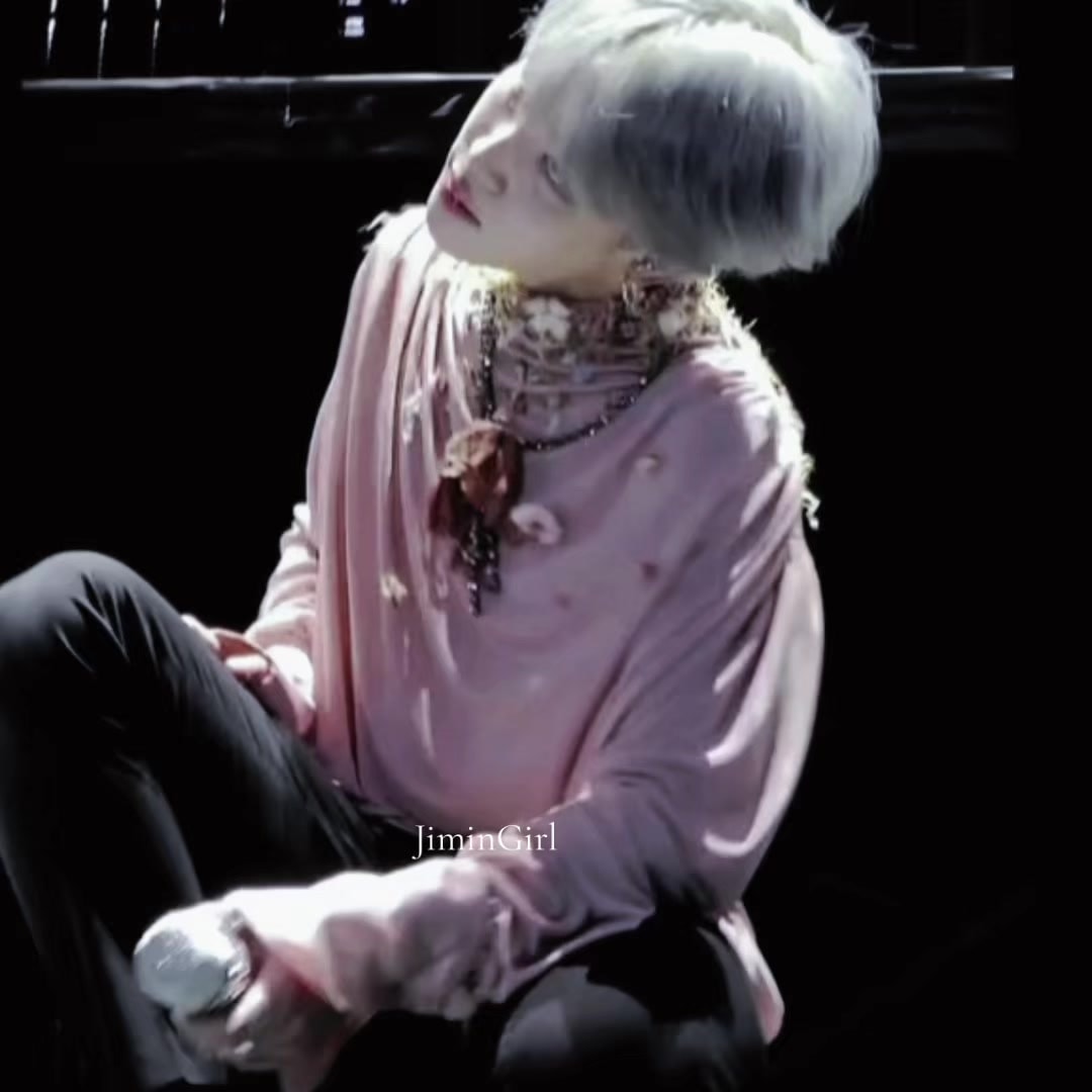 Jimin silver hair moment Jimin silver hair moment