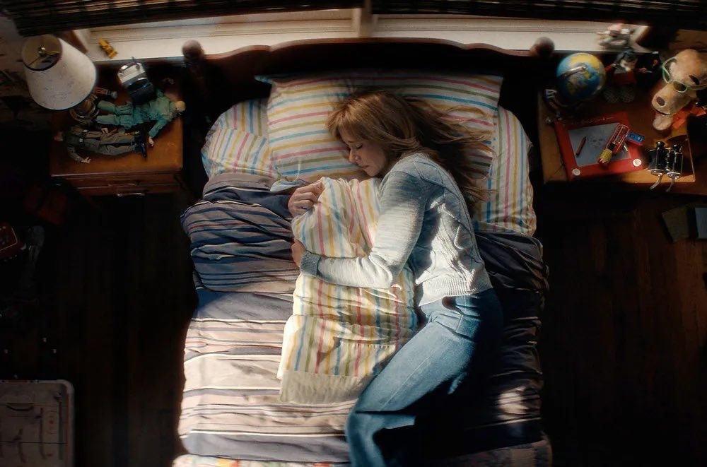Linda Cardellini as Pam Voorhees in CRYSTAL LAKE (photo 3 of 4)