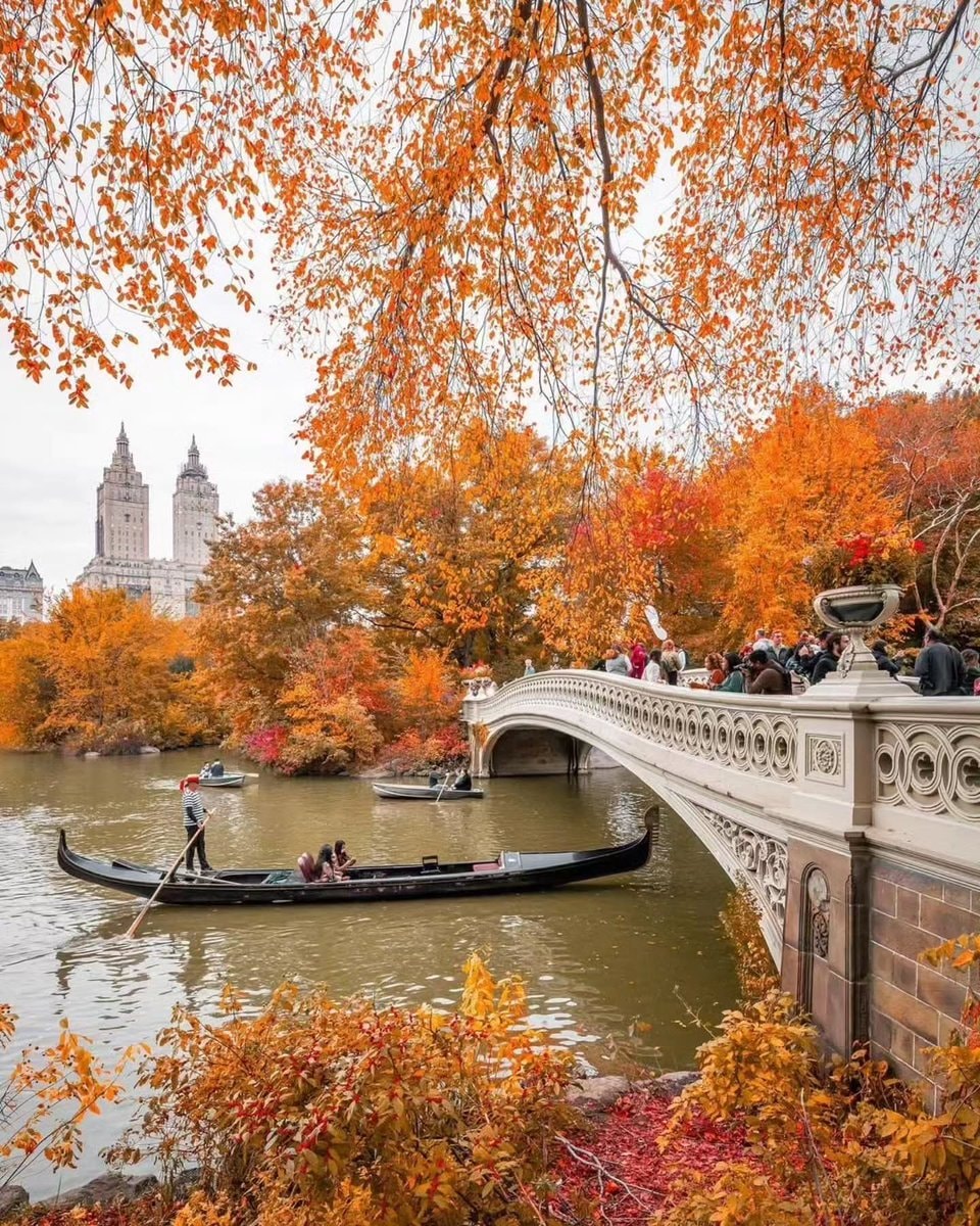 Manhattan autumn in New York City (photo 2 of 4)