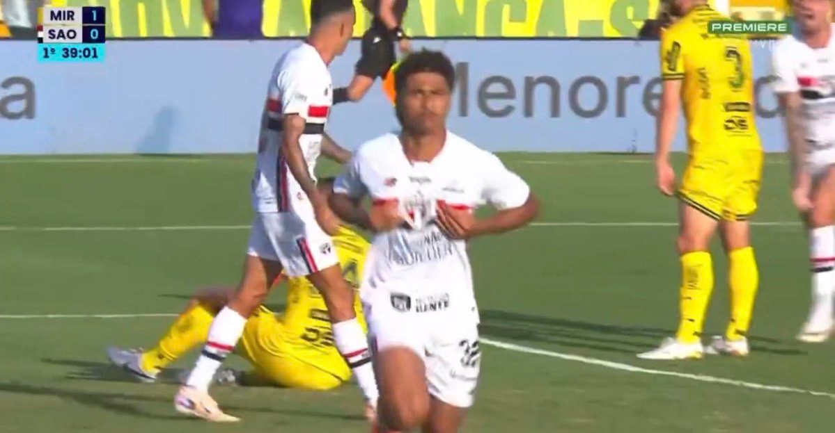 Pedro Lima scores for São Paulo