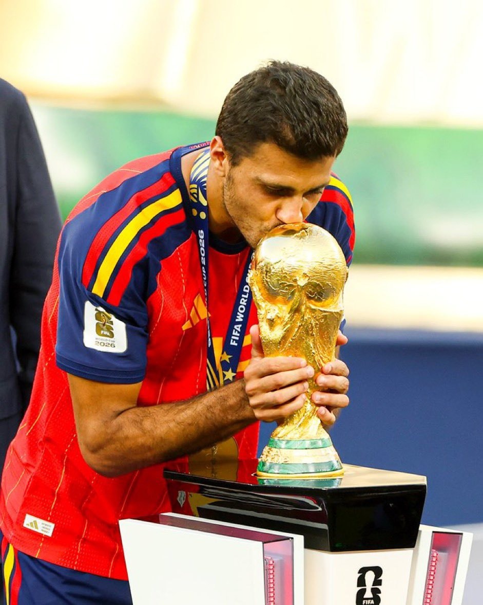 Rodri Real Madrid transfer rumor (photo 1 of 2)