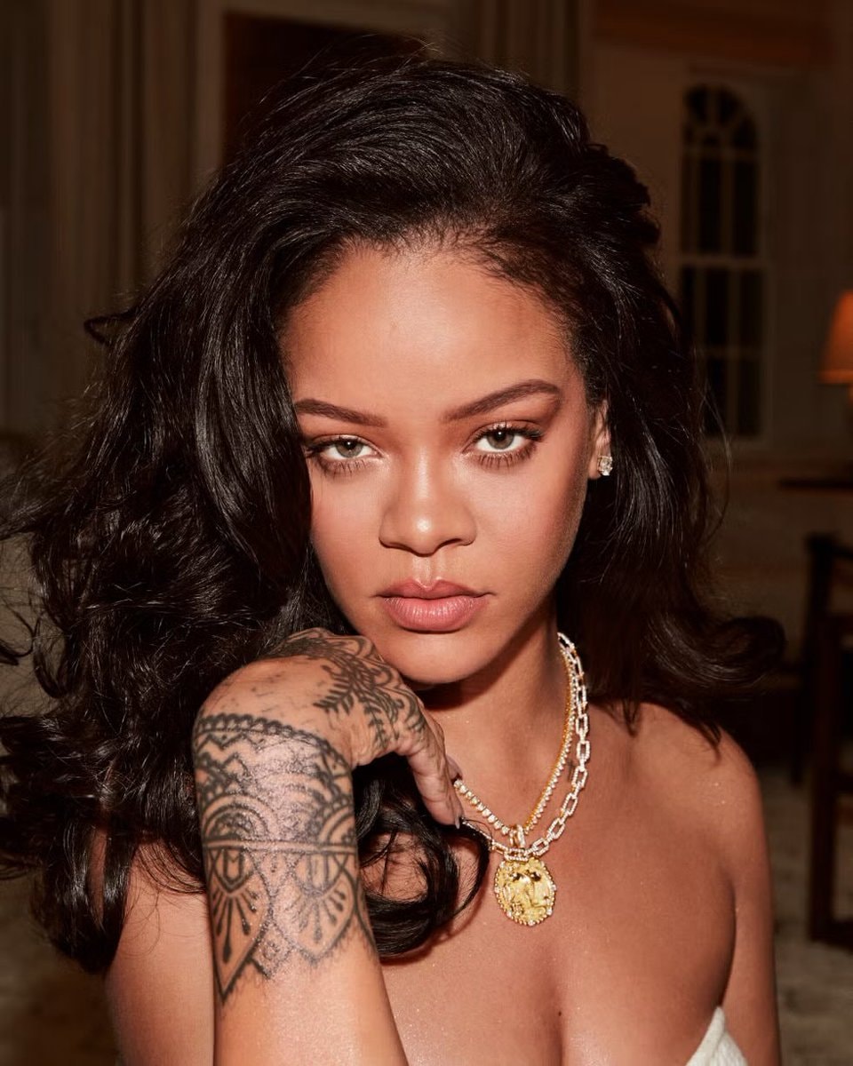 Taylor Swift ties Rihanna Hot 100 record (photo 2 of 2)