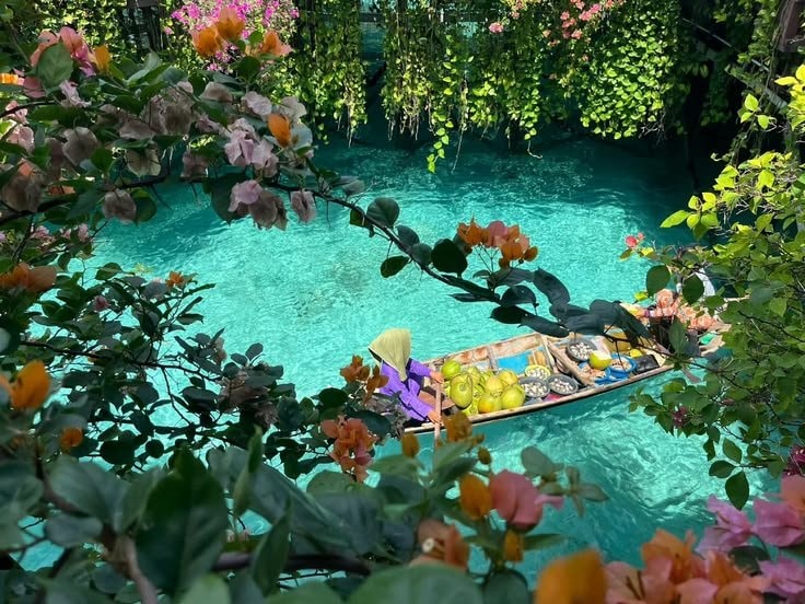 Tropical landscape with turquoise water (photo 3 of 4)