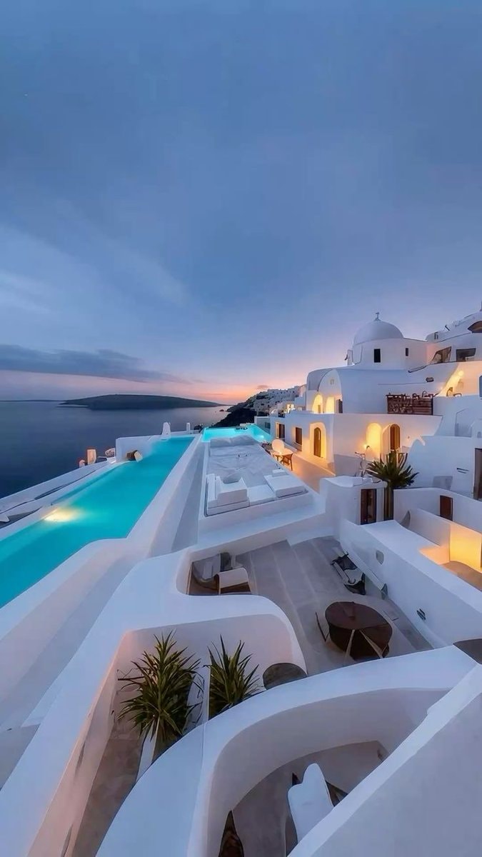 Santorini sunset (photo 2 of 4)