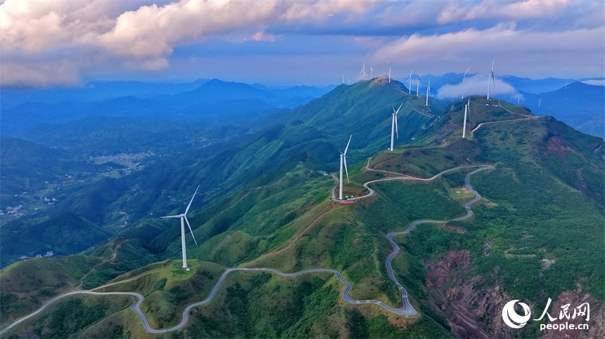 Jiangxi wind turbines summer landscape (photo 2 of 4)