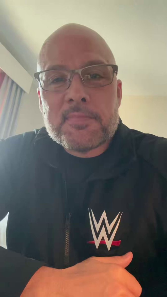 Roman Reigns returns to WWE Raw