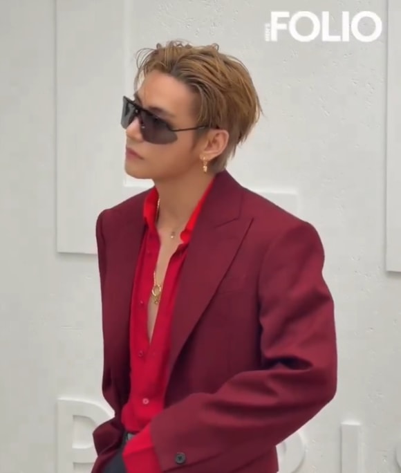 Taehyung Celine Show 100k posts (photo 2 of 2)