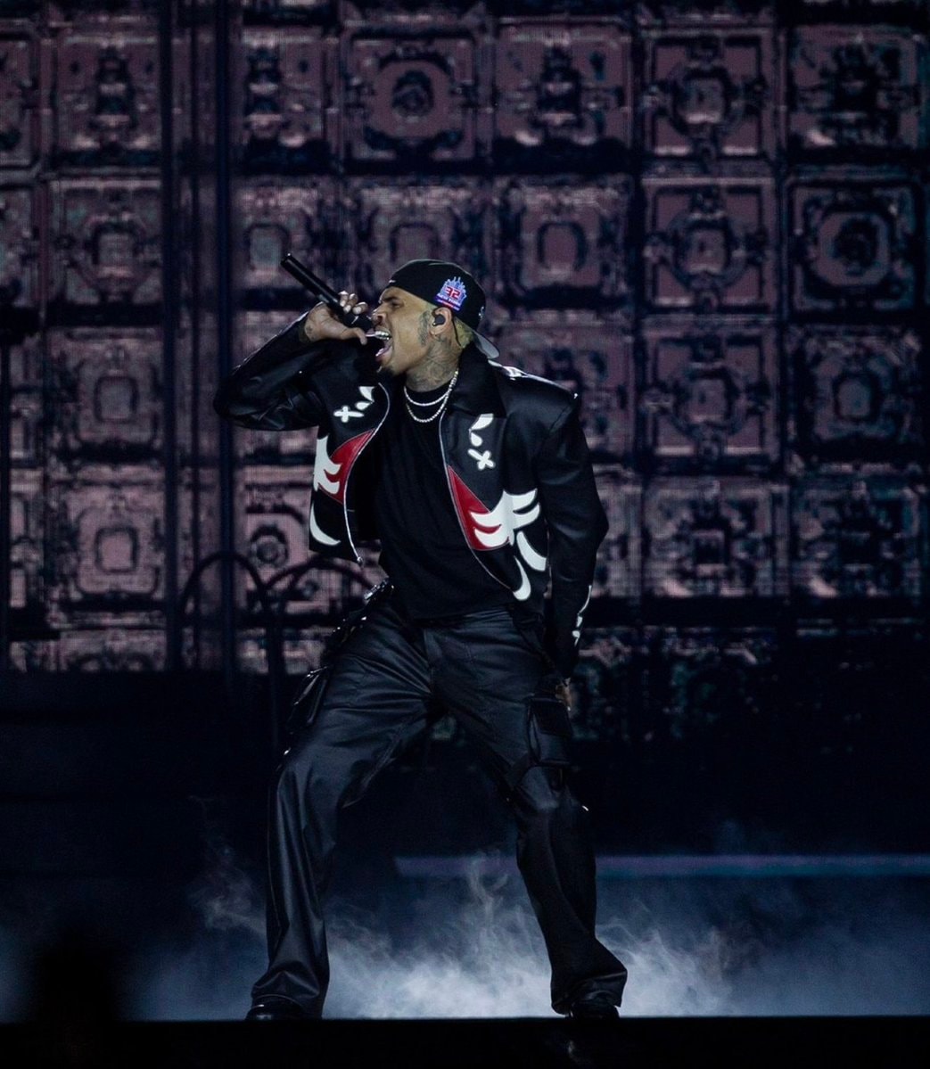 Chris Brown Usher R&B Tour Minneapolis (photo 2 of 2)