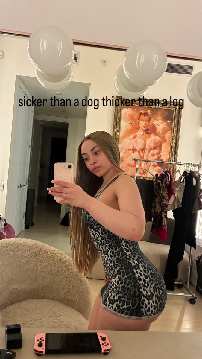 Ice Spice mirror selfie