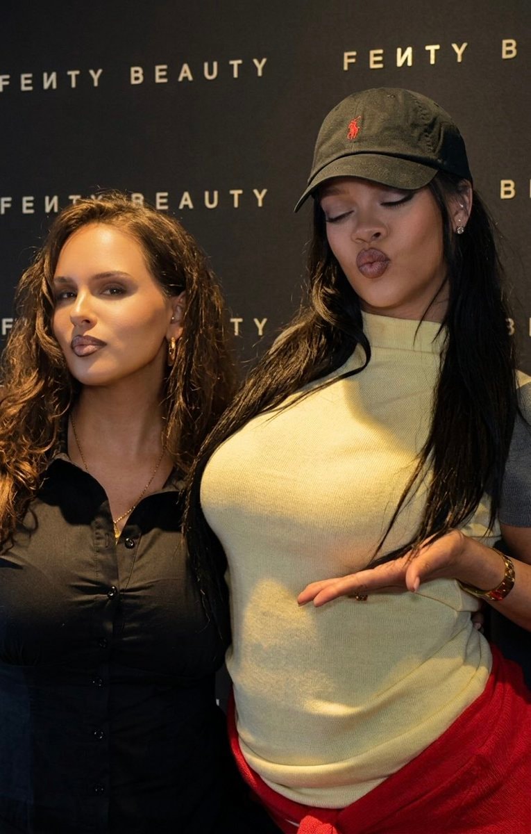 Rihanna backstage Don't Be Dumb tour LA