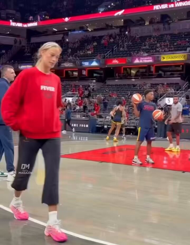 Sophie Cunningham sweatpants moment Sophie Cunningham sweatpants moment