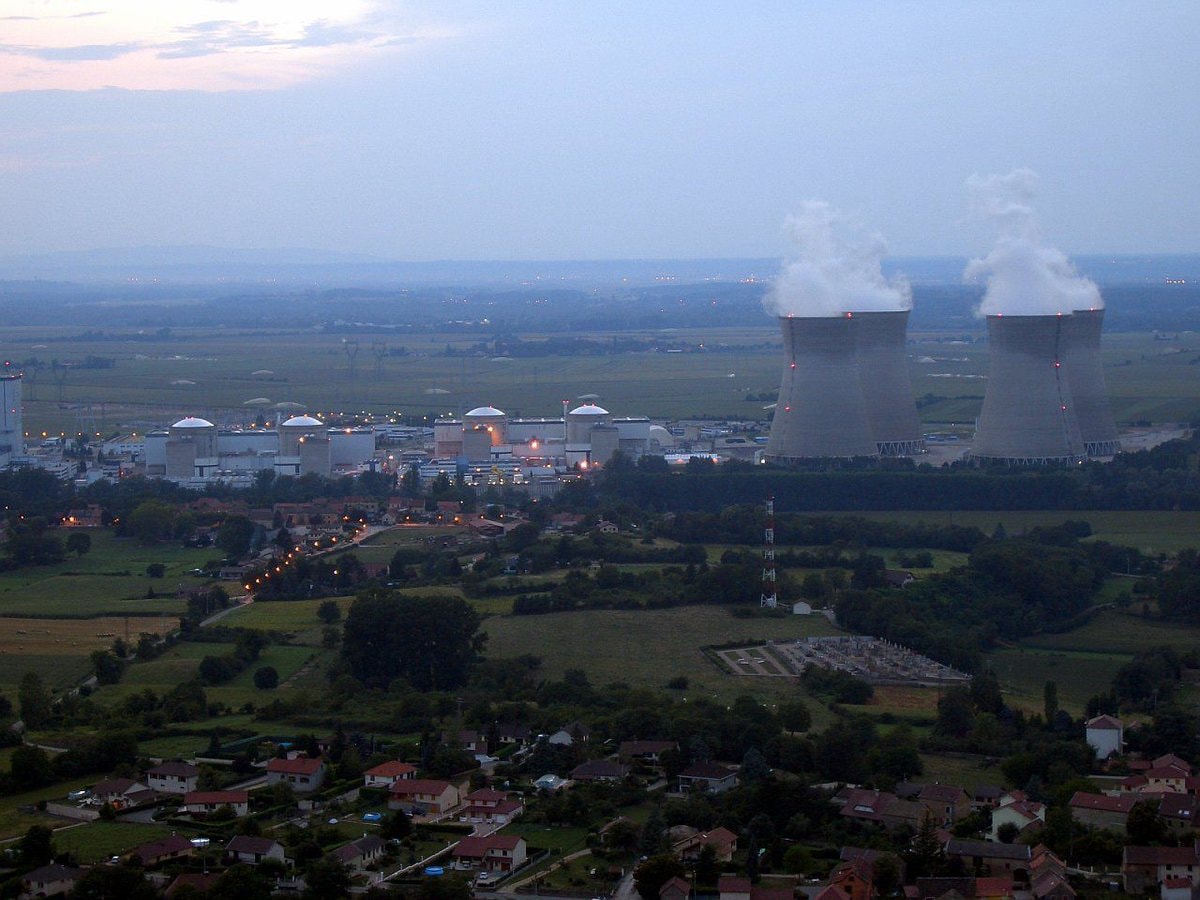 France heatwave knocks 2 nuclear reactors offline (photo 2 of 3)