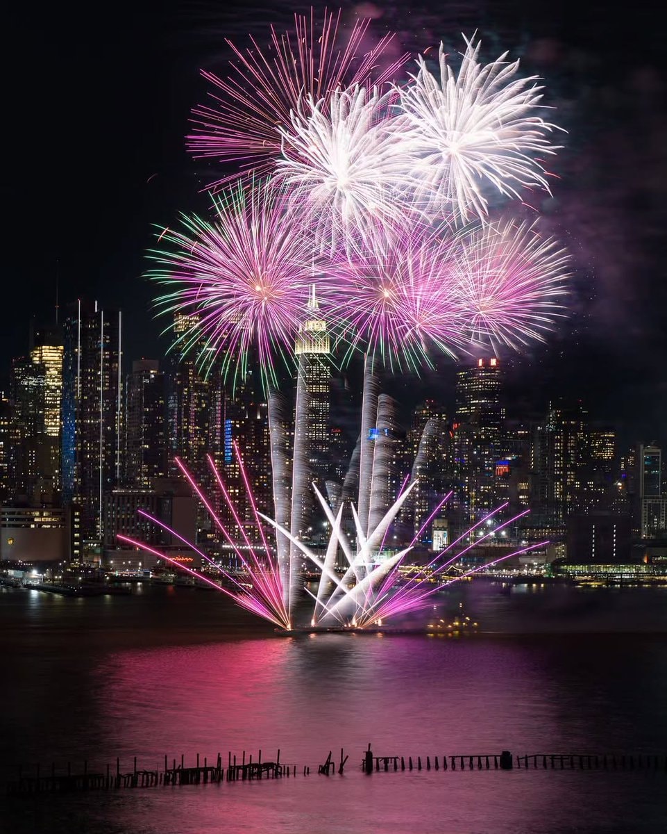 New York 4th of July fireworks Brooklyn Bridge (photo 4 of 4)