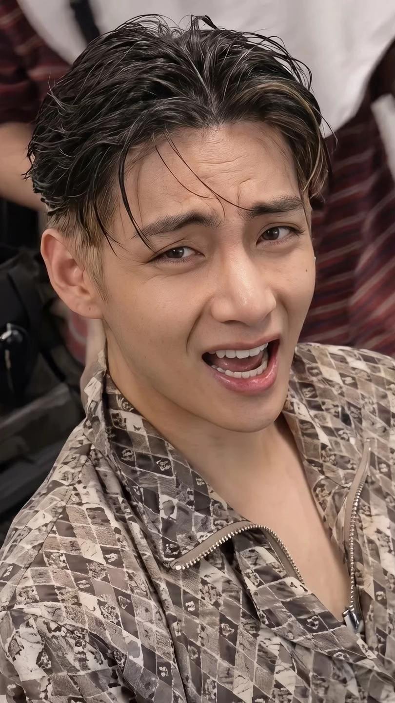 taehyung excited moment
