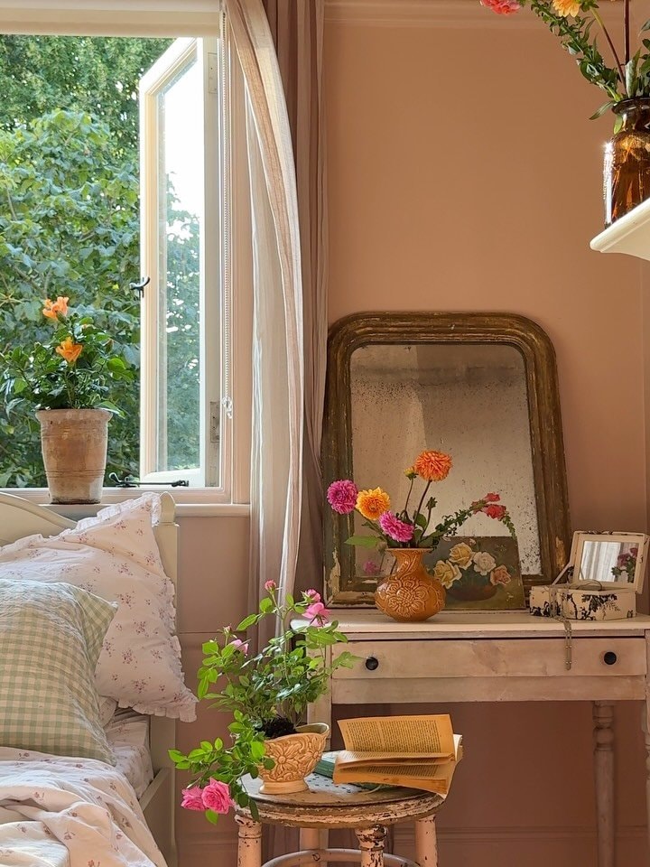cozy living room scene (photo 2 of 4)