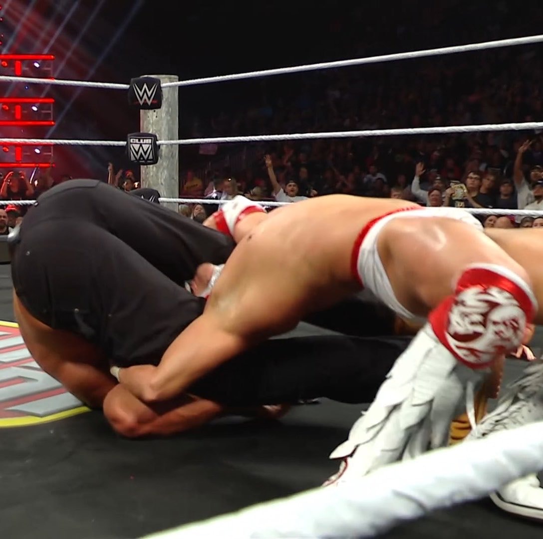 Big Cass vs Dragon Lee analysis (photo 2 of 2) Big Cass vs Dragon Lee analysis (photo 2 of 2)