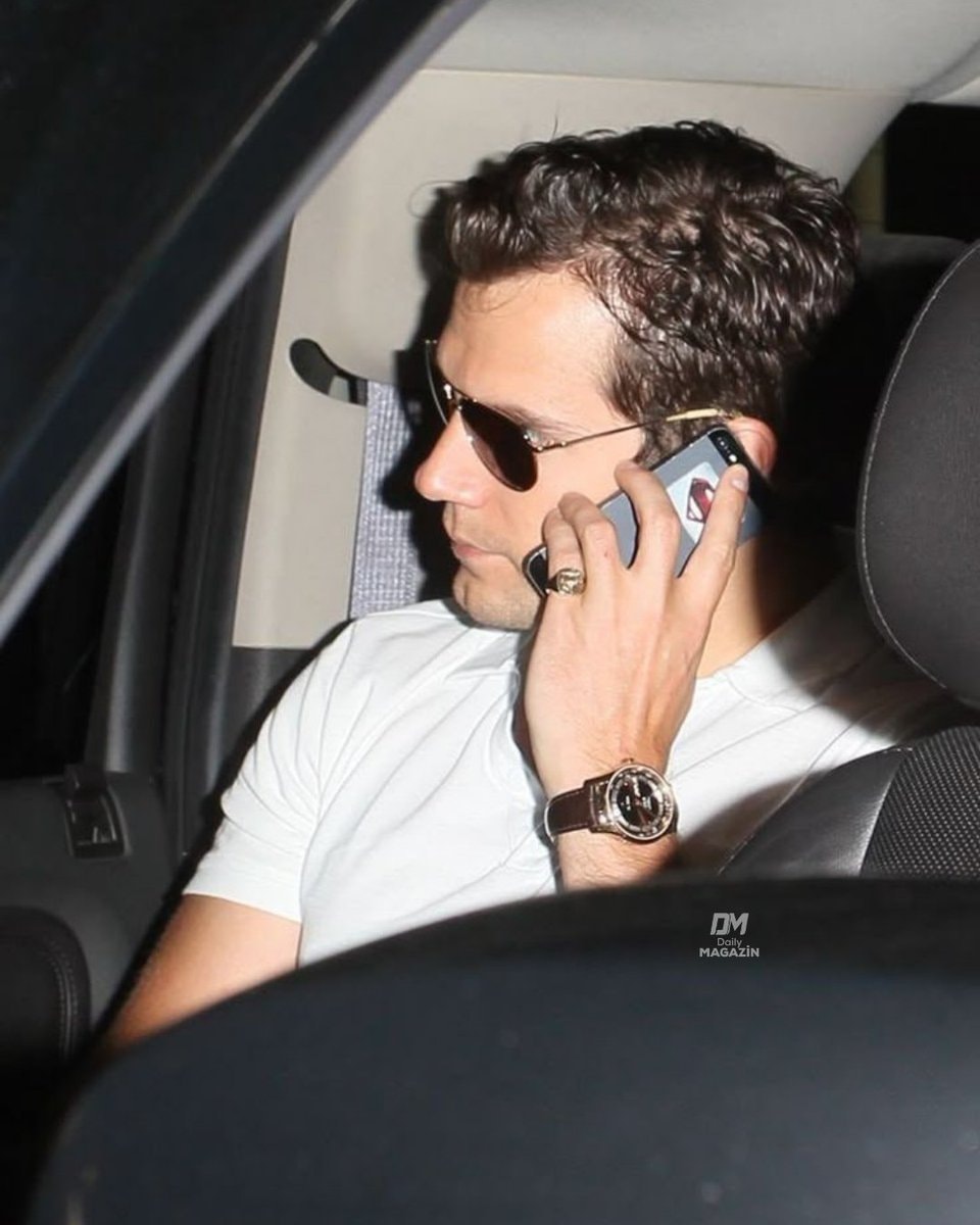 Henry Cavill casual moment (photo 2 of 2)