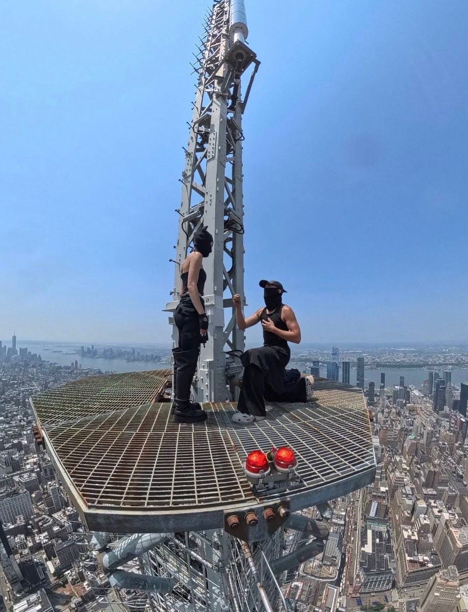 Angela Nikolau engagement ring Empire State Building (photo 2 of 2)